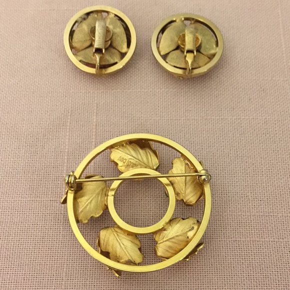 Sarah Coventry Earring and brooch set - Picture 4 of 4